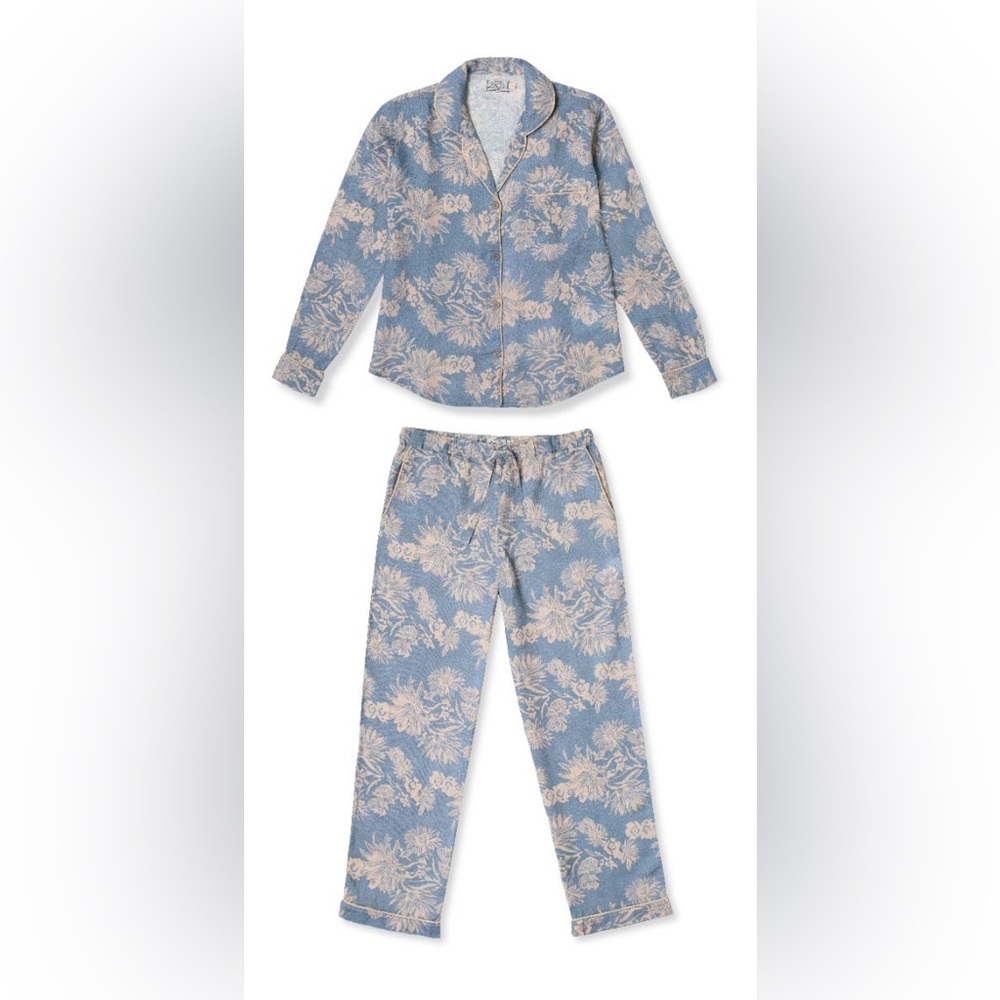 Linen Set Desmond & Dempsey cactus flower Pajama Set in Blue and Beige